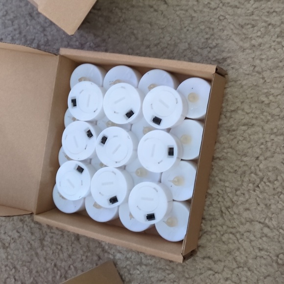 Set of 100 tea lights - Picture 2 of 2